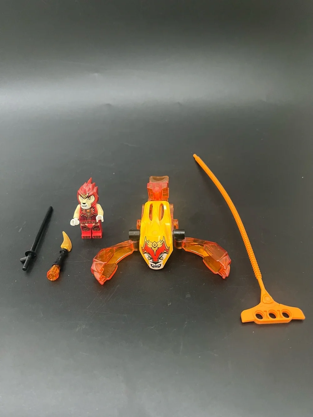 Lego Fire vs. Ice 70156 Legends of Chima Minifigure - Incomplete
